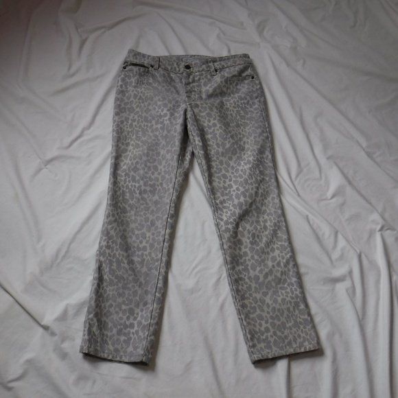 Chico's Denim - 2/$15 Chico's Platinum Leopard Cropped Jeans .5